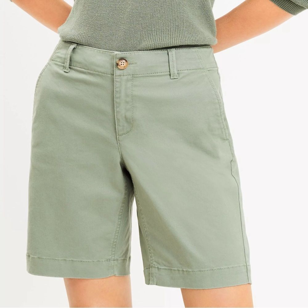 LOFT The Monroe Chino Bermuda 8.5” Short High Rise Soft Moss Green Size 10 Curvy